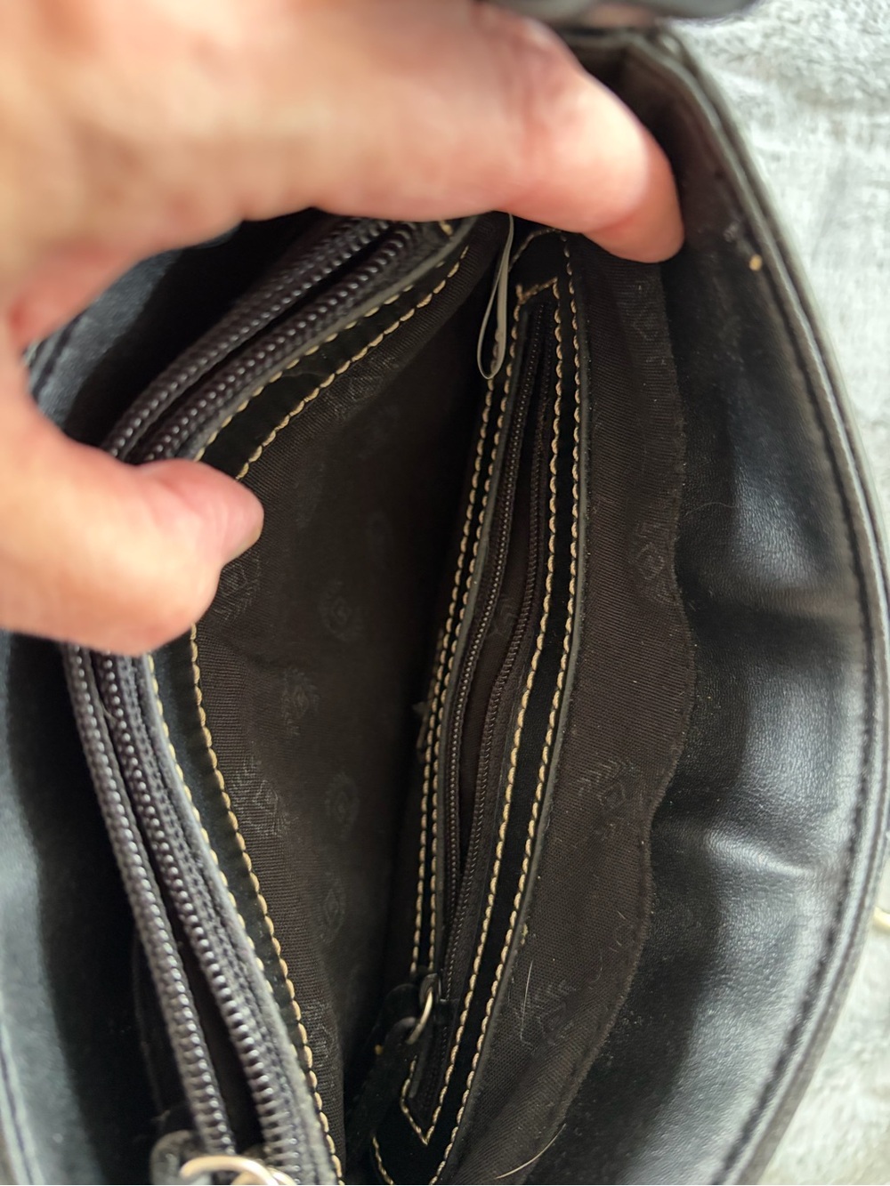 Chaps Black Crossbody Bag with Gold-Tone Hardware - Picture 6 of 7